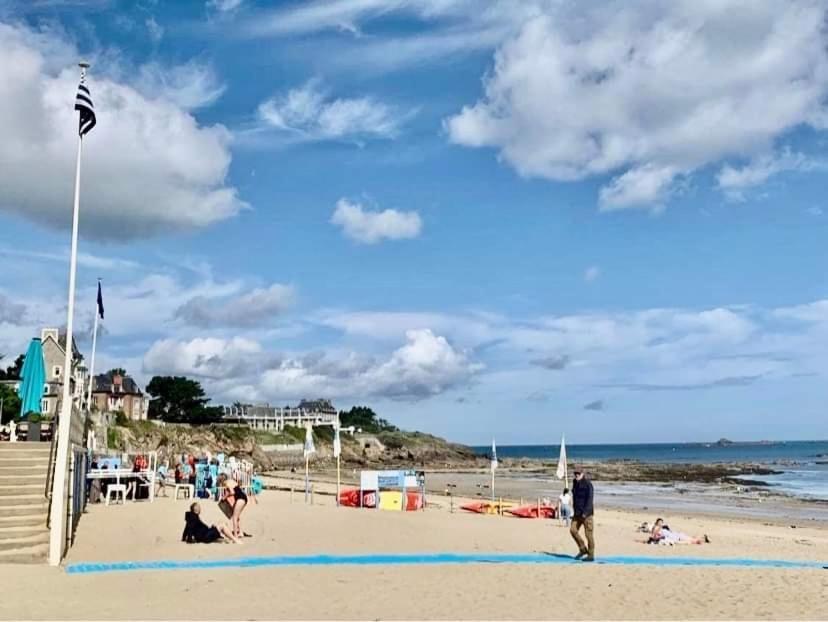 Appartement Cosy 1 Chambre Pour 2 Pers - Renove - Terrasse - Parking Dinard Bagian luar foto