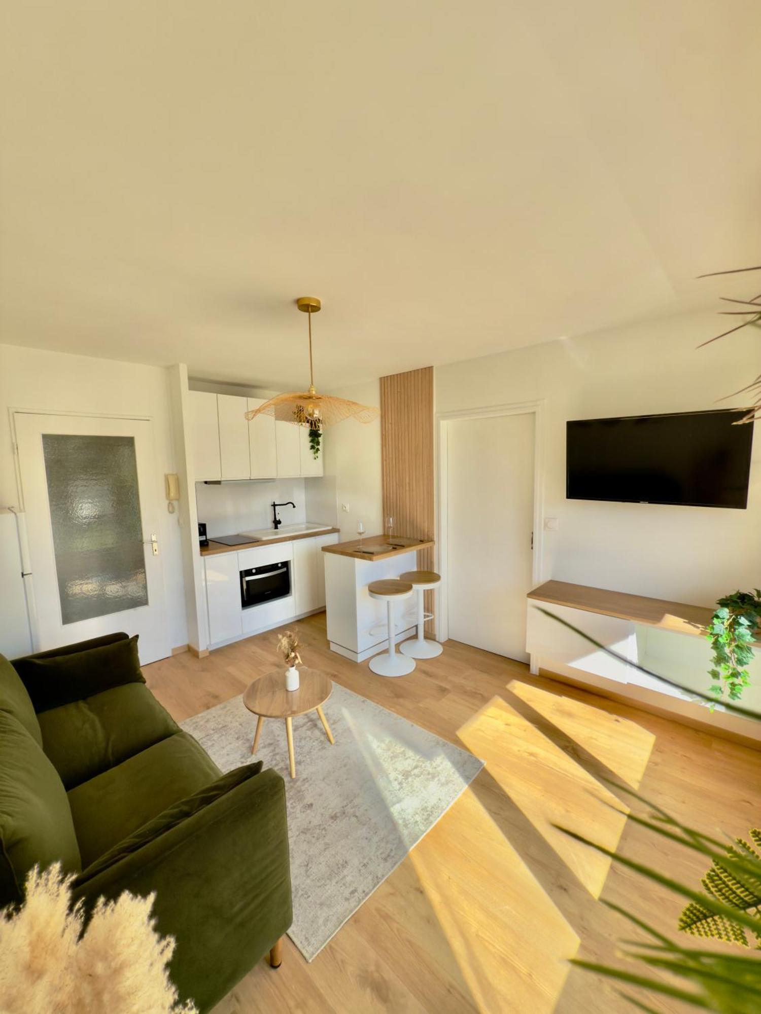Appartement Cosy 1 Chambre Pour 2 Pers - Renove - Terrasse - Parking Dinard Bagian luar foto